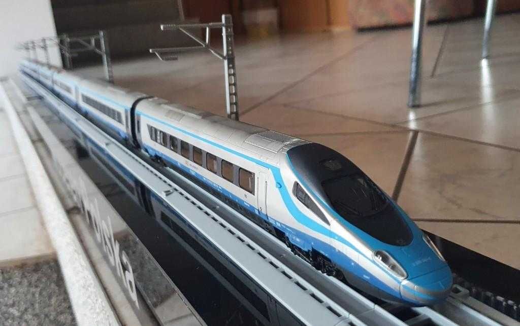 LIMA EXPERT ETR610 -zestaw 7 członów naED250  PKP ICC Pendolino H0