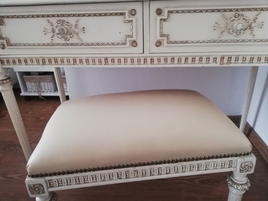 Białe meble sypialnia włoska toaletka nowa cena prl  łóżko 200x220