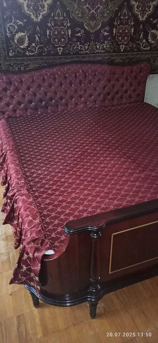 Продам ліжко та 2 тумбочки