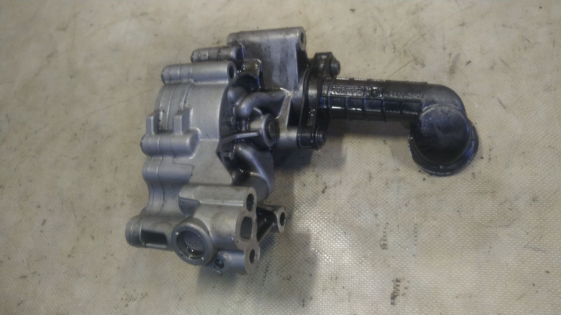 ) S-Max Mk2 Citroen Peugeot pompa oleju 2.0 TDCi HDI