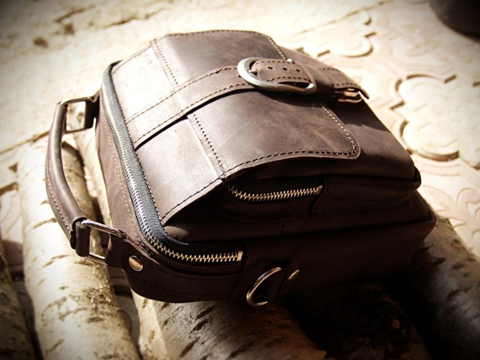 Кожаная сумка-барсетка, с кожаным ремнем, мужская. Из натуральной кожи