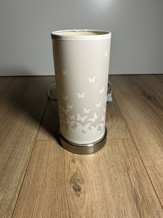 Lampka w motyle włączana na dotyk