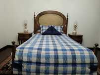 Cama  com cabeceira em Palhinha com Camiseiro e Mesas de Cabeceira