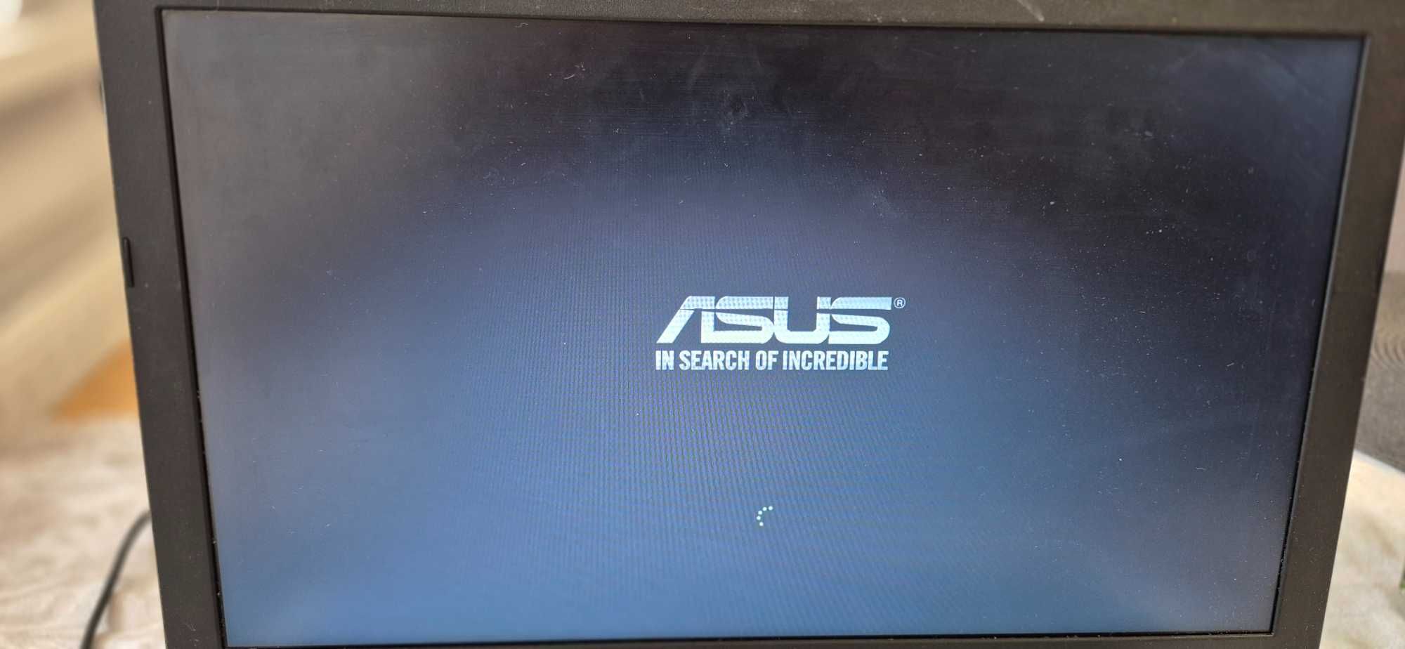 Laptop Asus A555L sprawny z ładowarką. Stan BDB