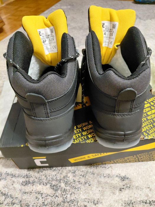 Trzewiki robocze zimowe r.44