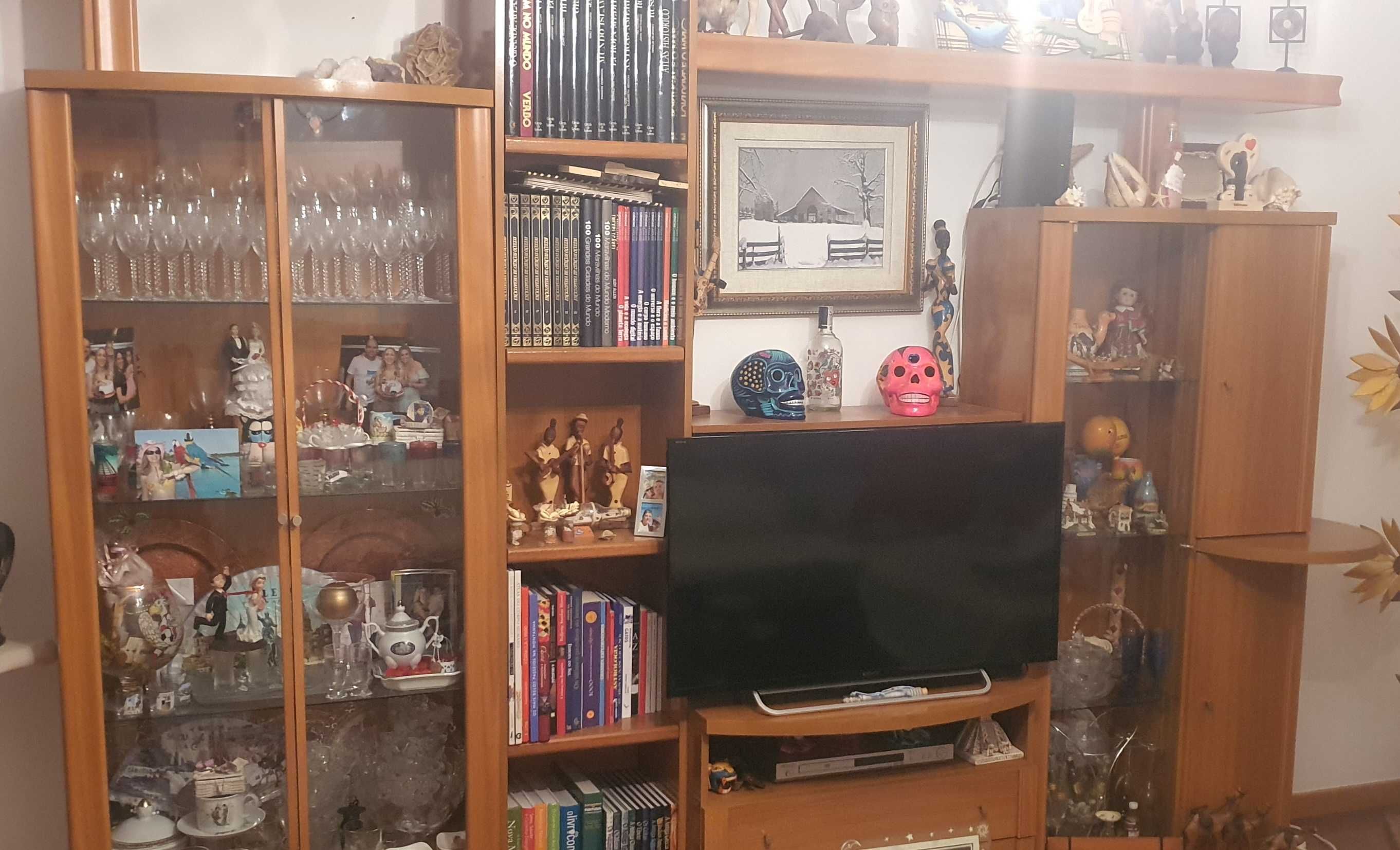 Móvel completo com vitrines ou em separado