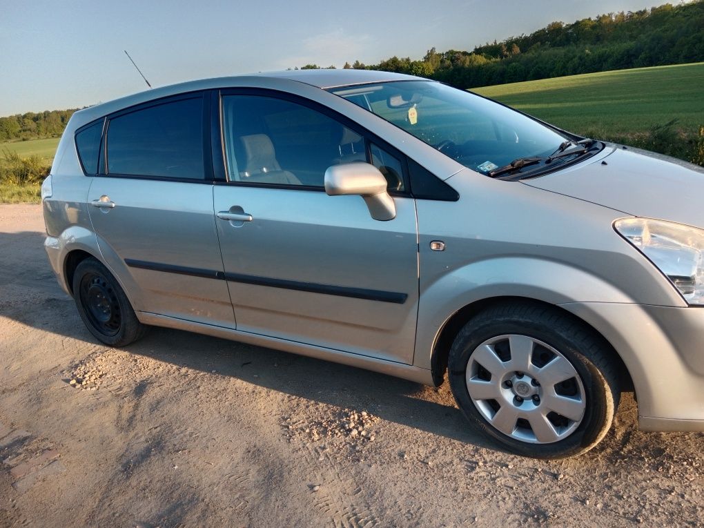 Toyota Corolla Verso w gazie