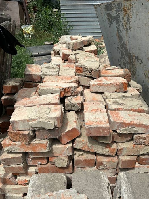 Продам кирпич б/у.