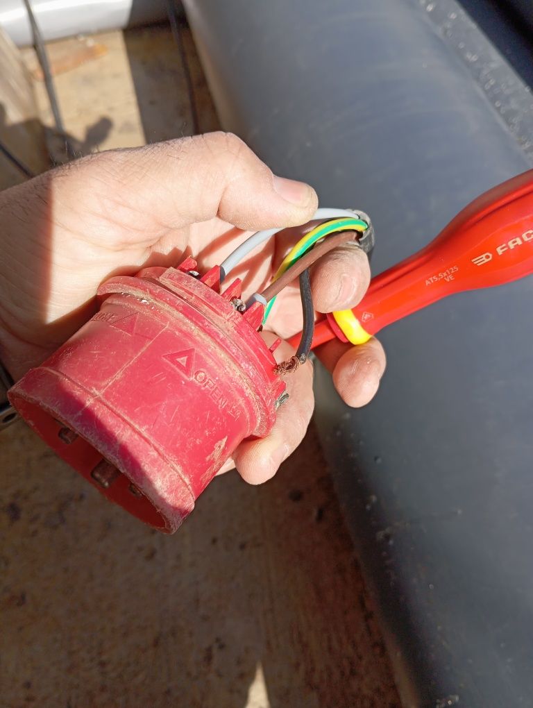 Serviços de Eletricidade e bombagem