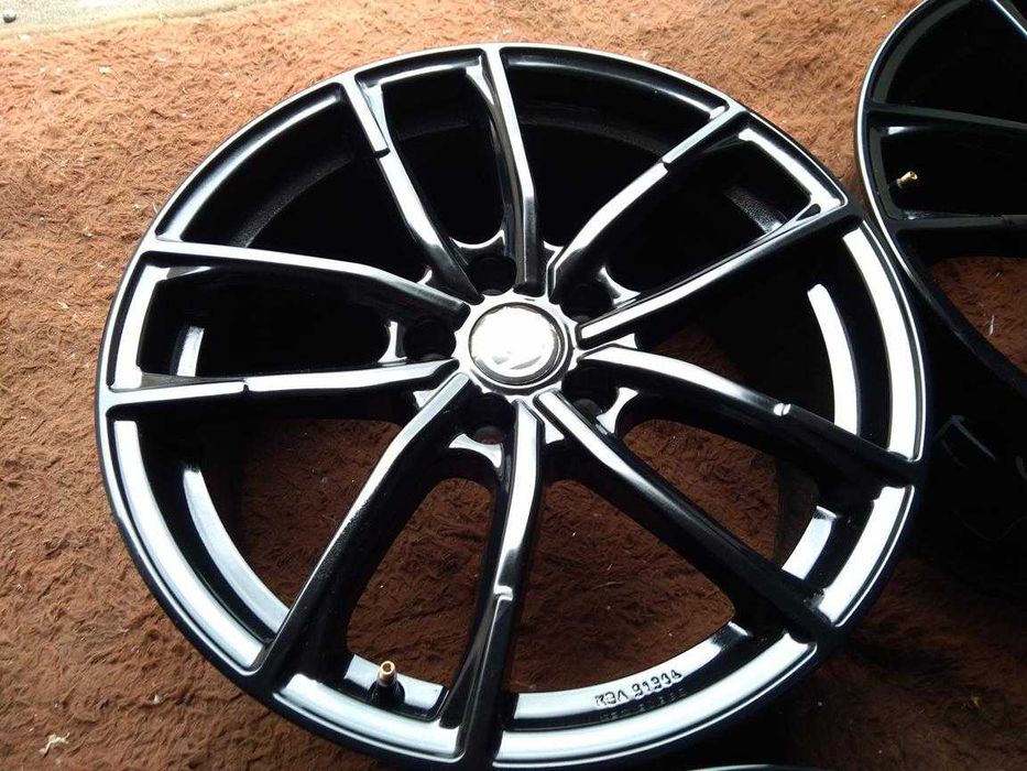 [FJ] A4 A6 A3 Passat 8x18 SUPERB GOLF c205 GLA GLB Karoq TOURAN 5x112