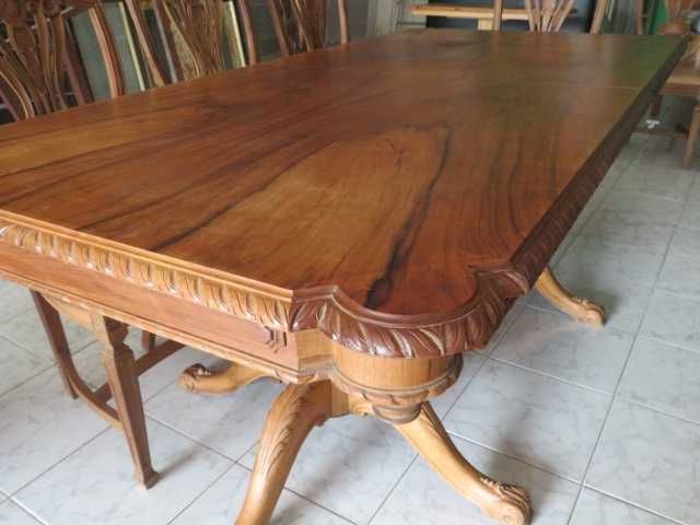 Cadeiras  e  Mesa  Vintage  Nogueira