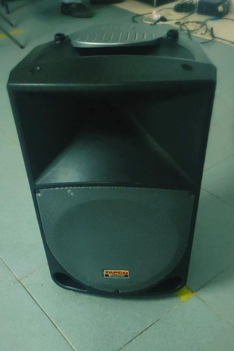 Coluna amplificada de 320W