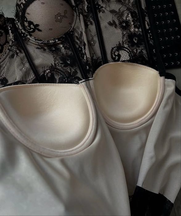 Корсет мереживний