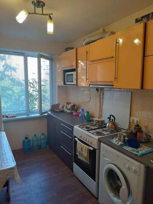 Срочная аренда 2к квартиры с ремонтом возле площади Победы.