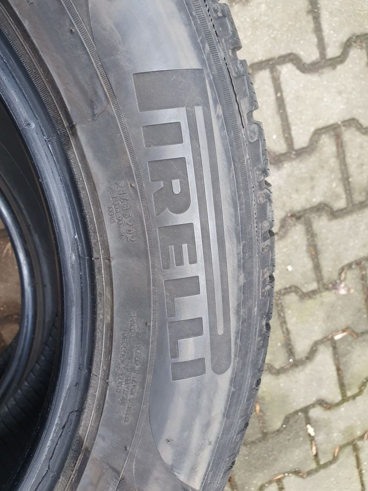Opony Zimowe Pirelli 235.60.18 107H
