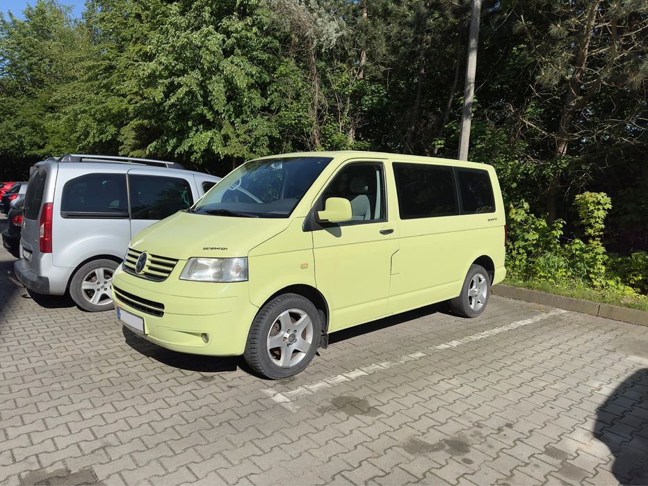 Transport 9-osobowym busem