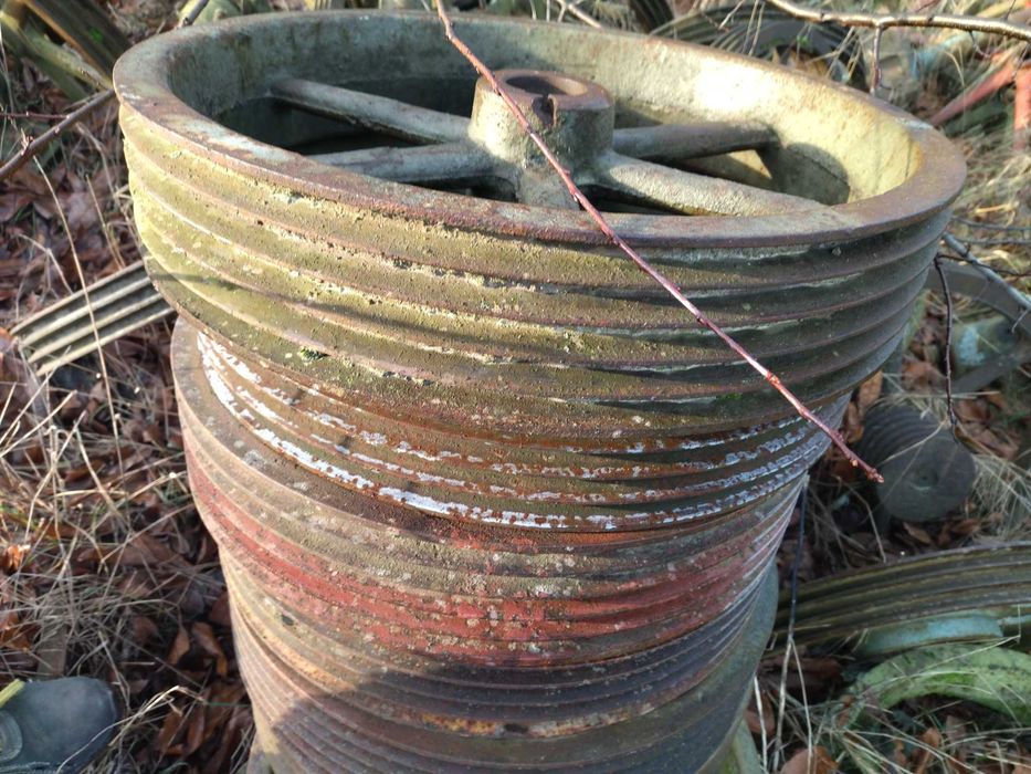 Koło, koła pasowe żeliwne 57cm podajnik kubełkowy
