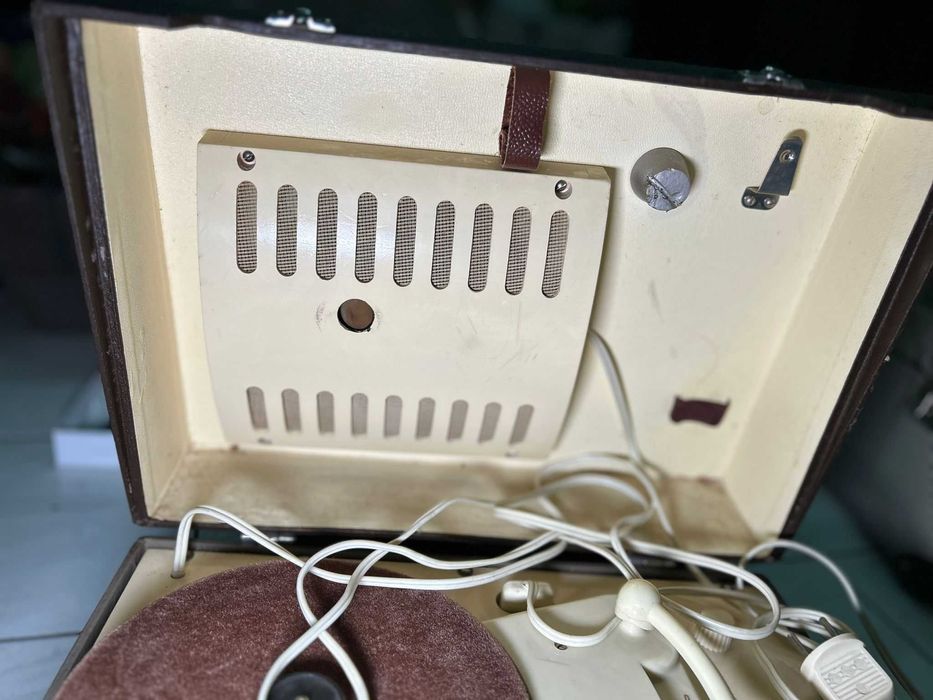 Gira-Discos Vintage Portátil phillips