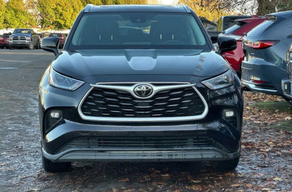 Toyota Highlander XLE      2021