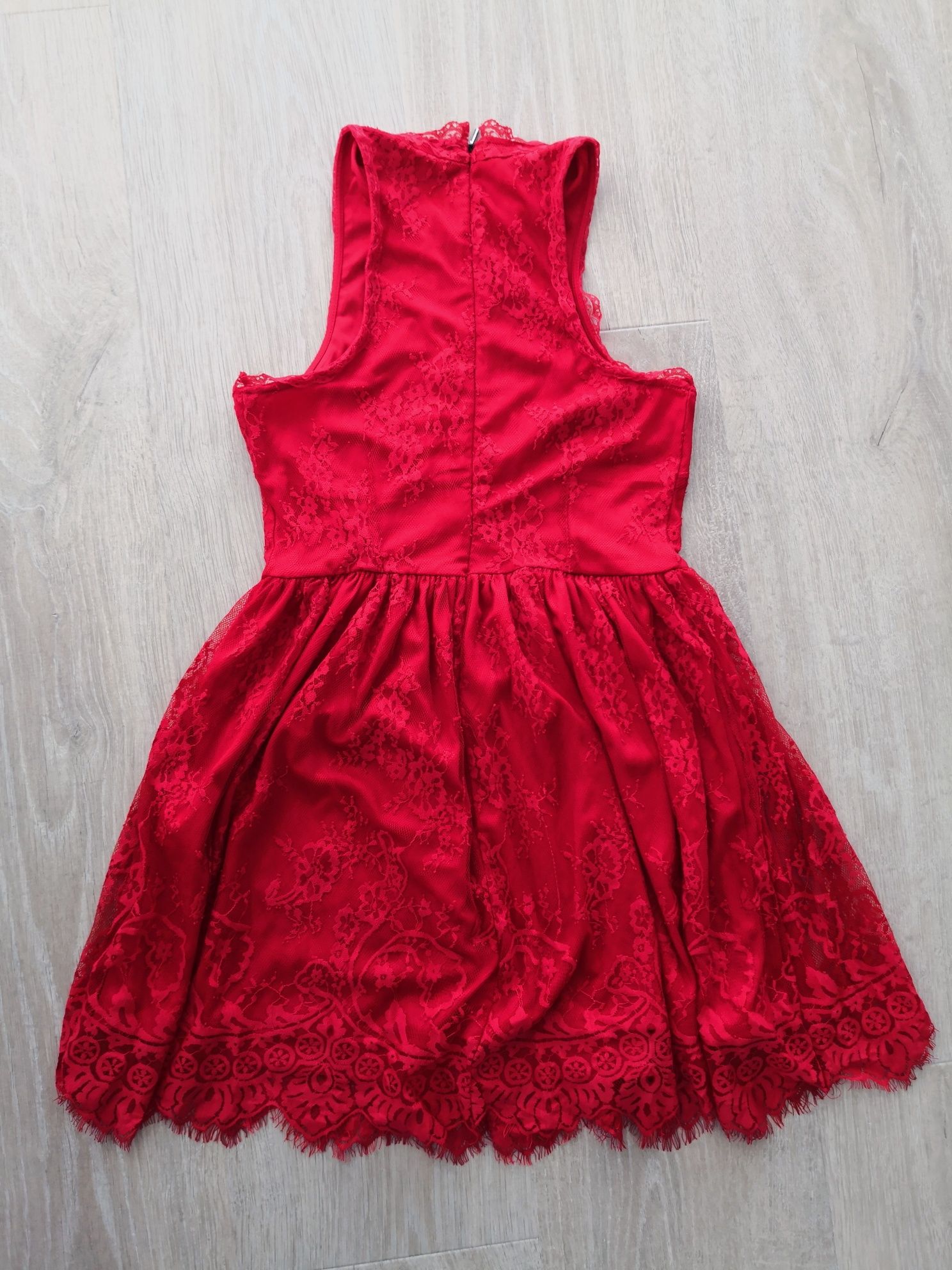 Czerwona koronkowa sukienka  M