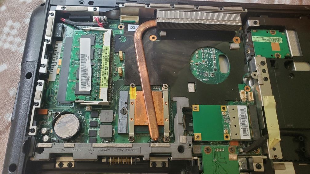 Laptop Asus K50IJ – na części, sprawna matryca, RAM, obudowa
