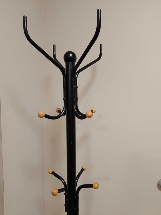 wieszak  stojący na ubrania