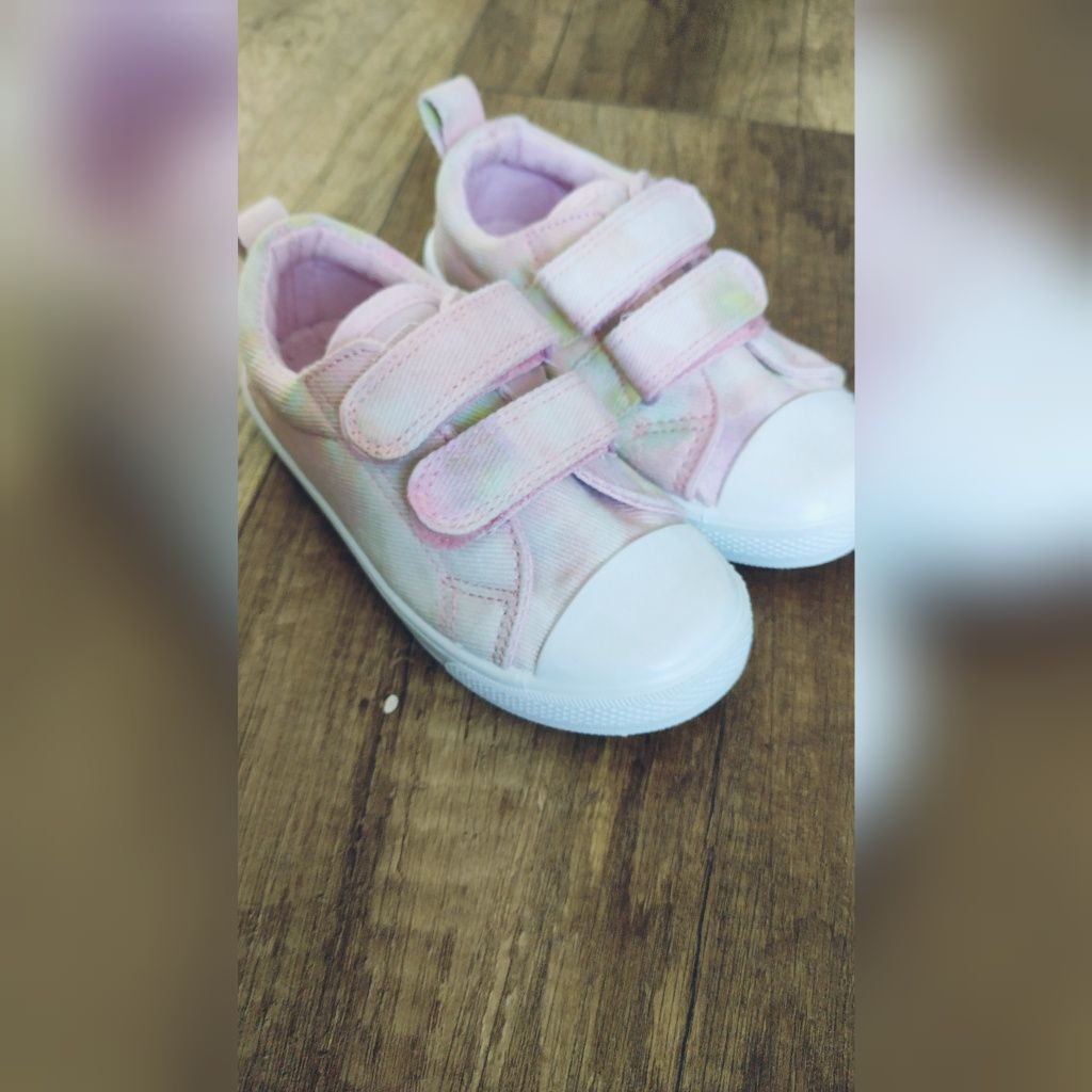 Nowe Buciki do przedszkola, tenisówki, buty dla dziewczynki, kapcie