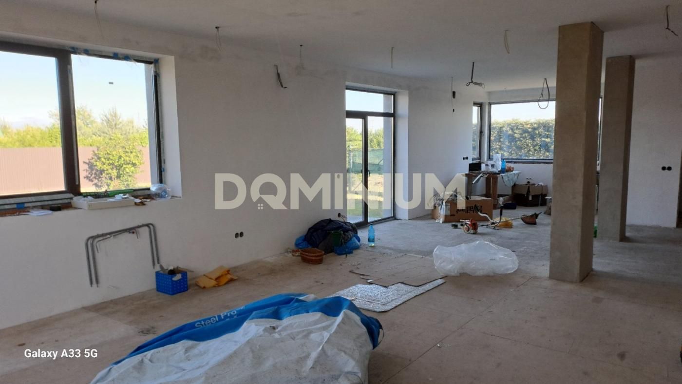 Продаж новобудови м.Виноградів вул. Трояндова
