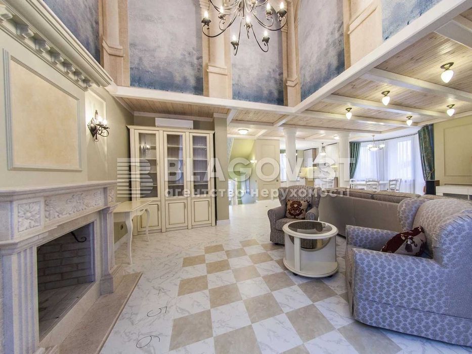 Чудовий будинок поряд Голосеевского парку, м. Голосіївська