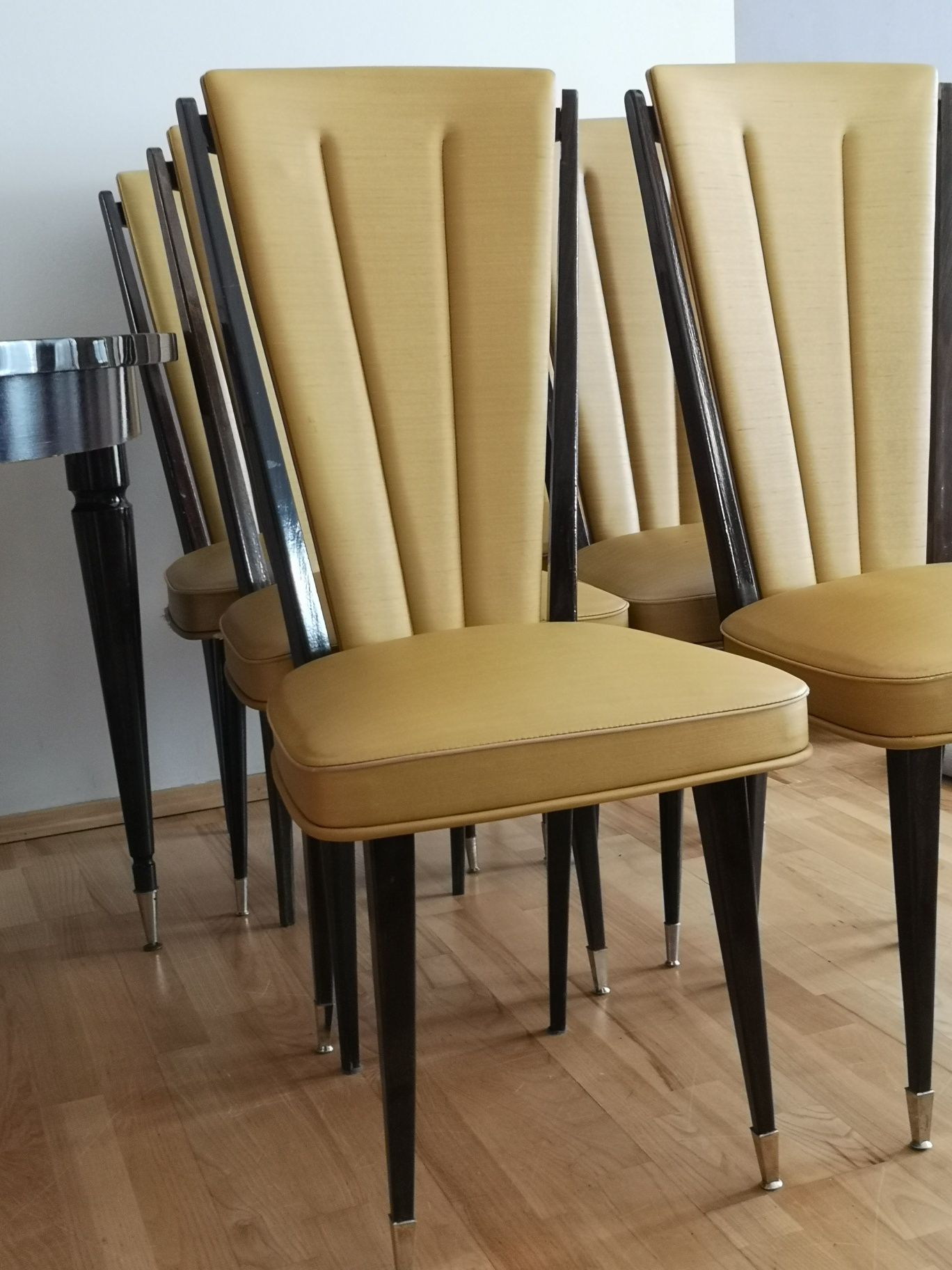 Mid century. Sygnowany. Stół z krzesłami