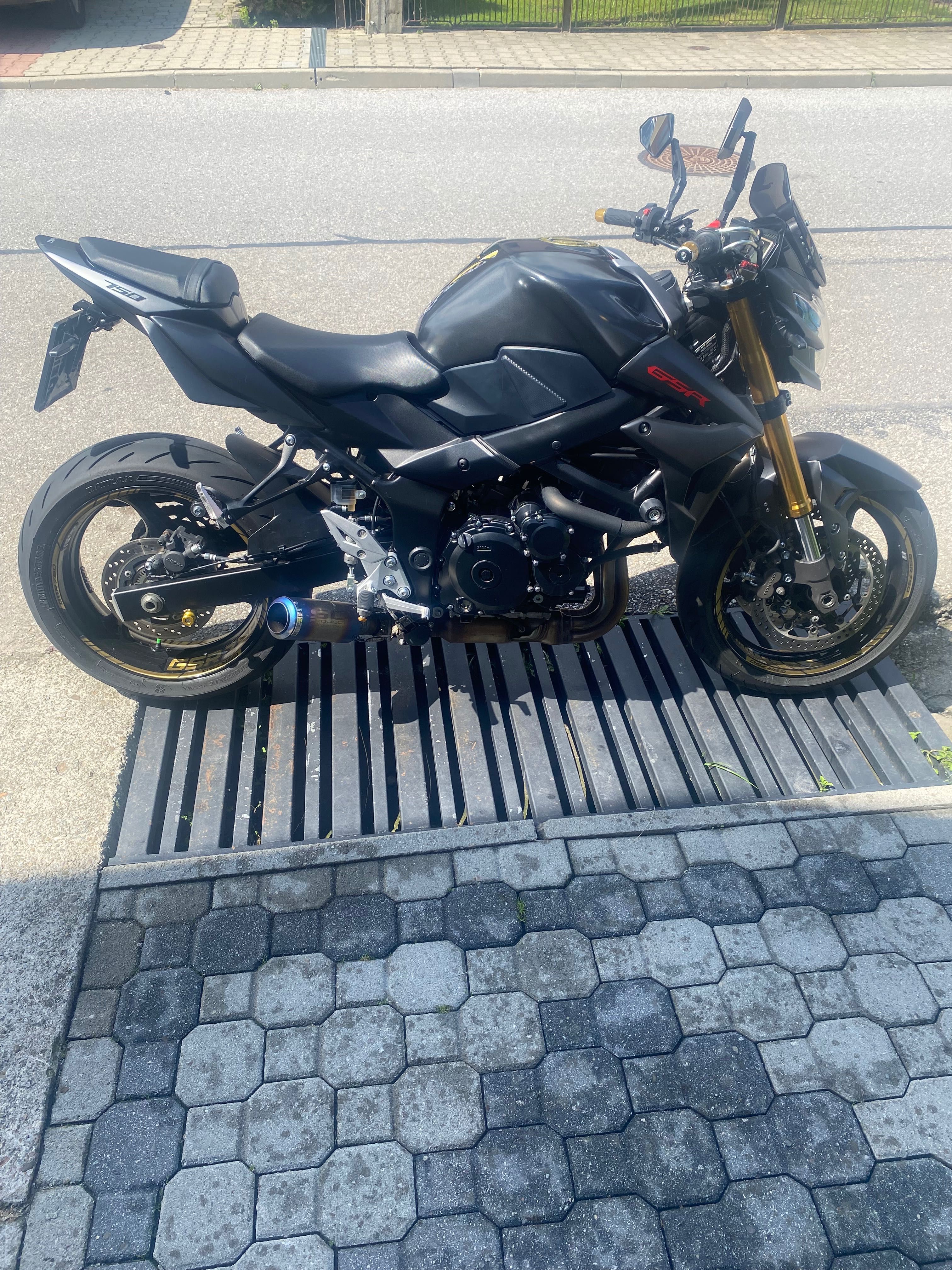 Suzuki gsr 750 ABS