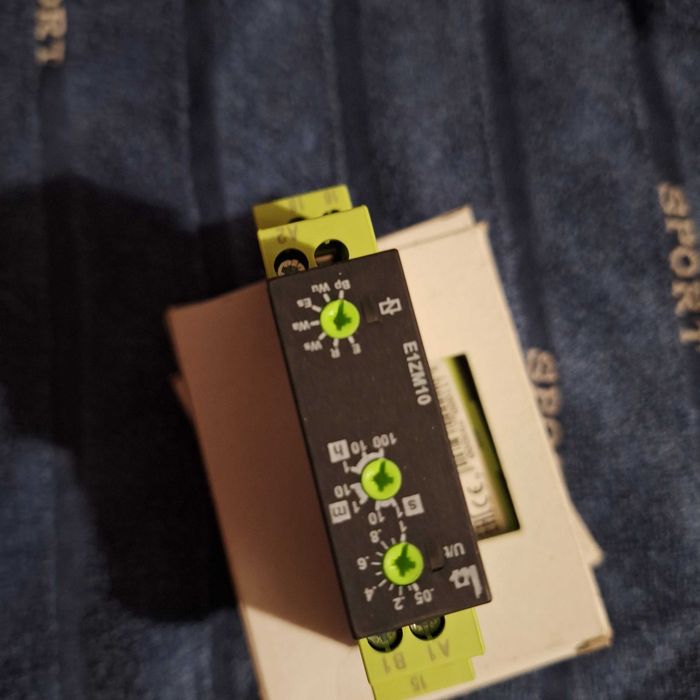 Реле времени TELE E1ZM10 12-240 AC DC