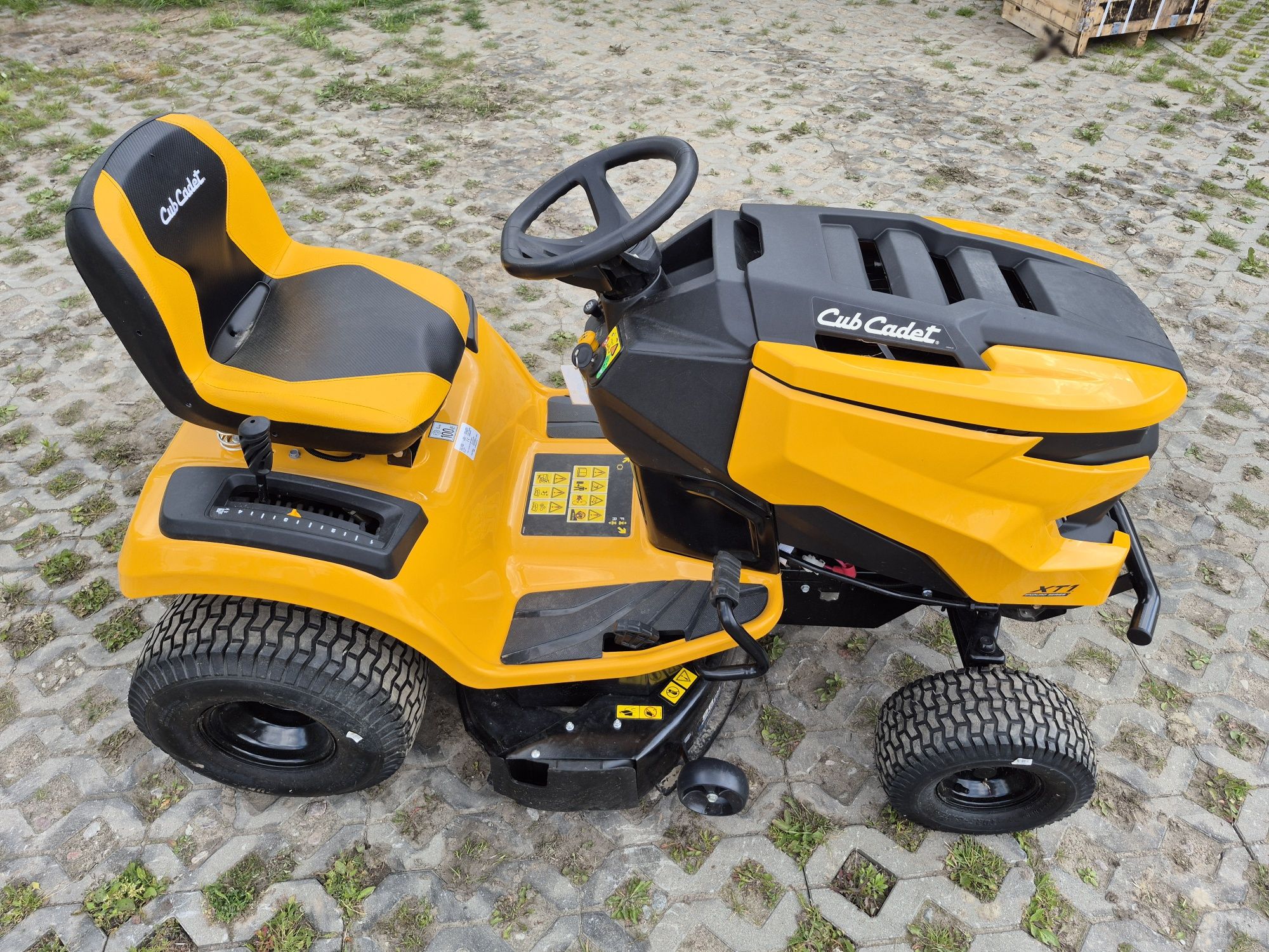 Kosiarka ciągniczek cub cadet nowa nie używana