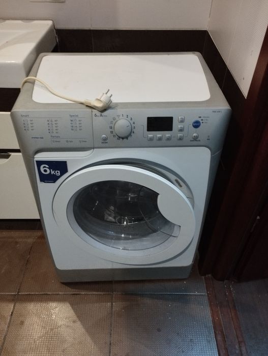 Стиральная машина indesit PWSE 6108S. ( Италия)