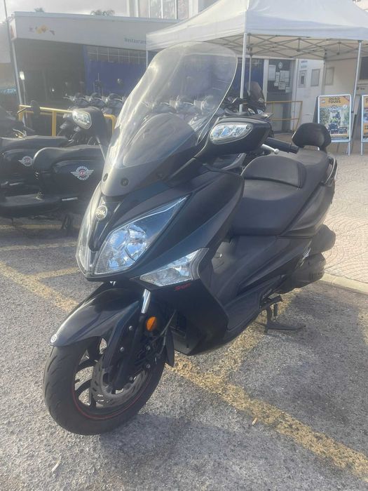 SYM GTS 300i - Scooter 300cc em excelente estado