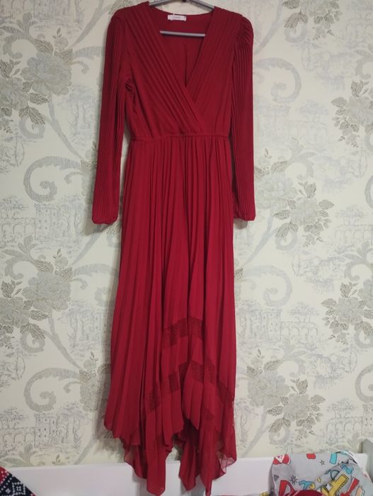 Червона Сукня , плаття reserved розмір s-m