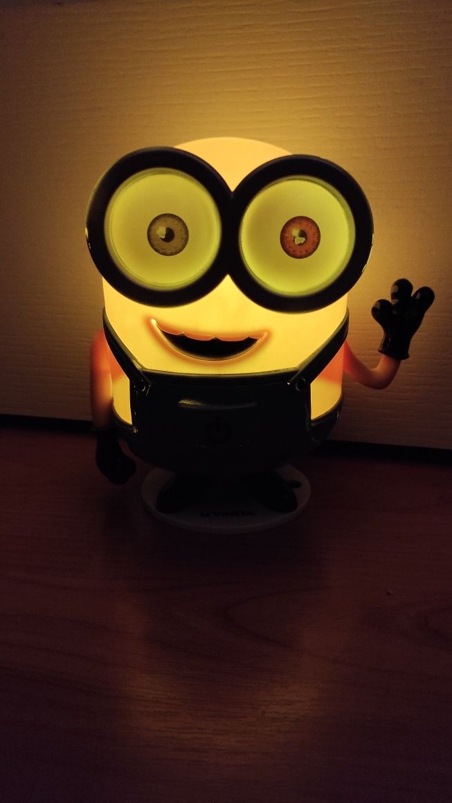 Lampka nocna Minionek