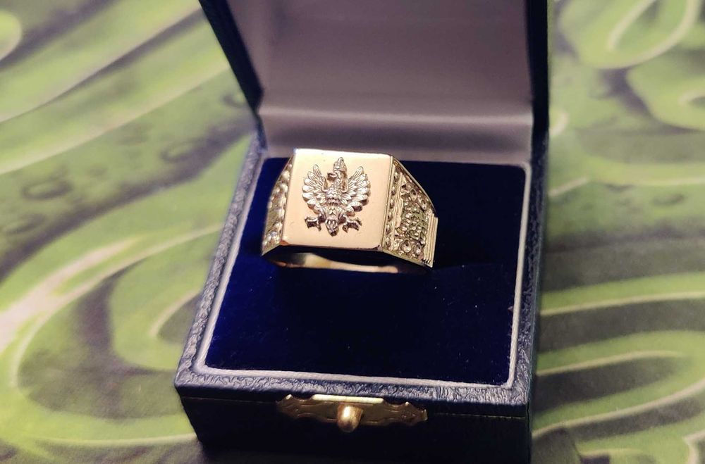 Złoty Sygnet Warmet 14k 585 Patriotyczny Orzełek 9.900 gr