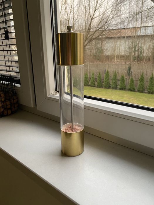 Młynek do soli złoty