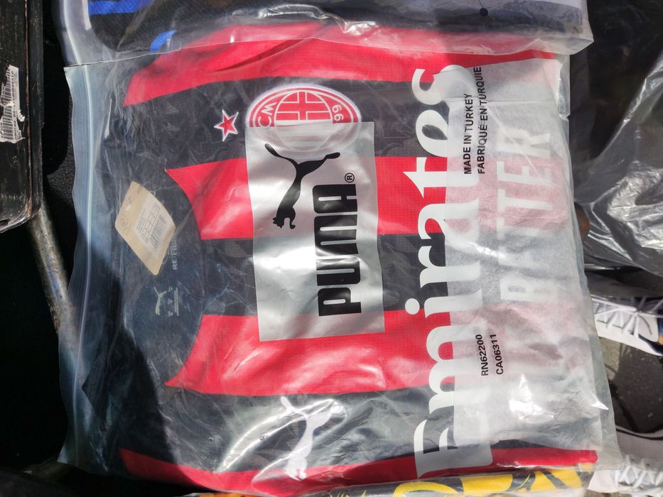 T-shirts clubes e seleções 2025