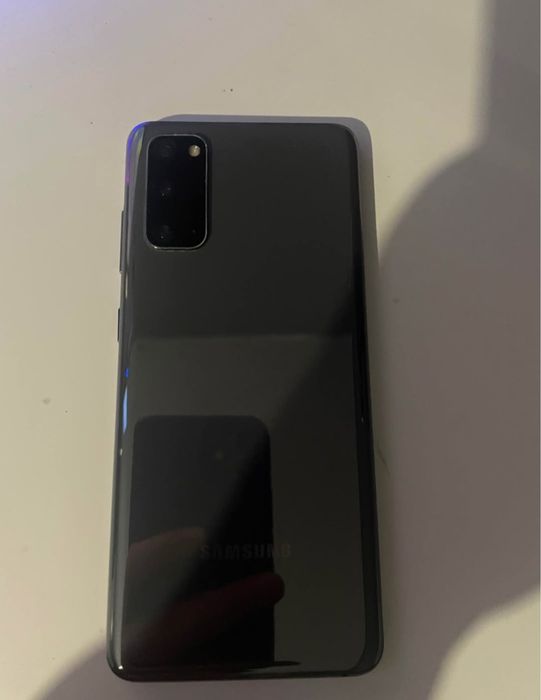 Vendo samsung s20 em bom estado