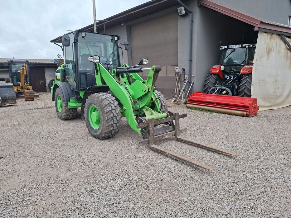 Caterpillar CAT 906 M  sprowadzona z Niemiec 3400 godzin