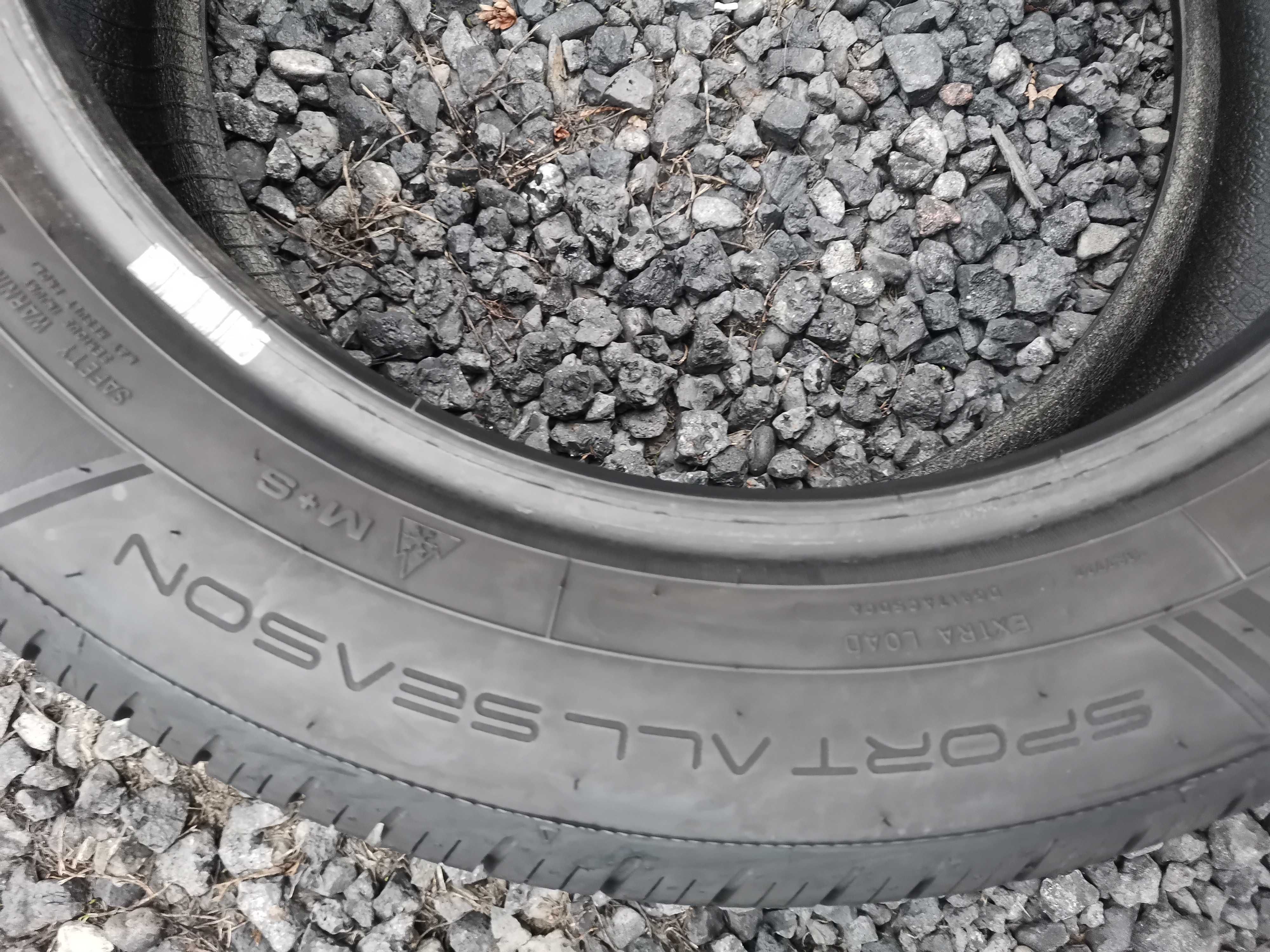 wielosezon Dunlop 215/55/17 z 2022r 6mm