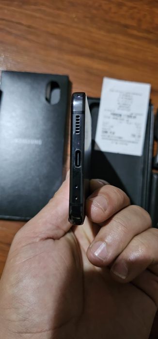 Samsung Galaxy Z flip 4 ram8/128gb stan bdb w100%sprawny oryginalne