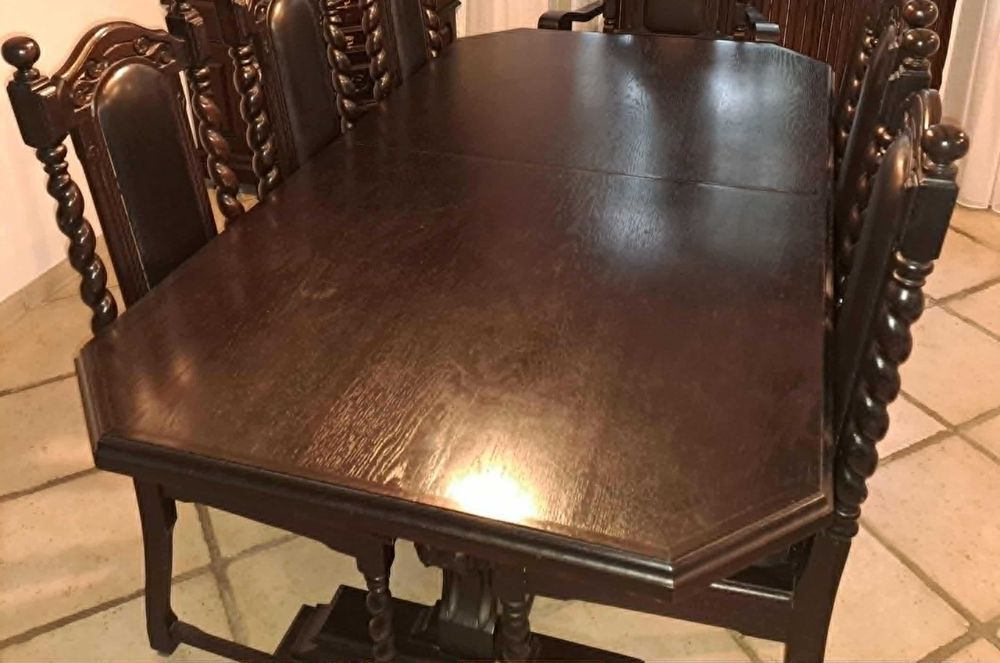 Stół dębowy czarny elegancki.