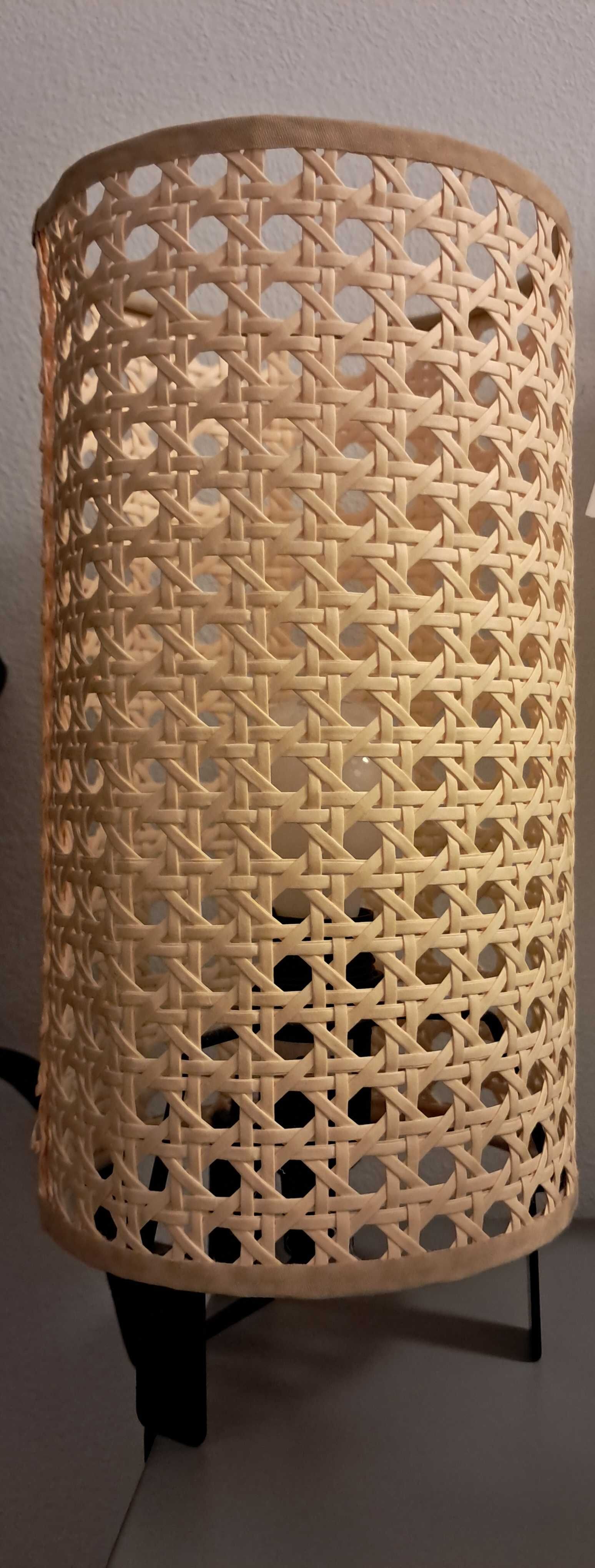 Lâmpada de mesa Ikea