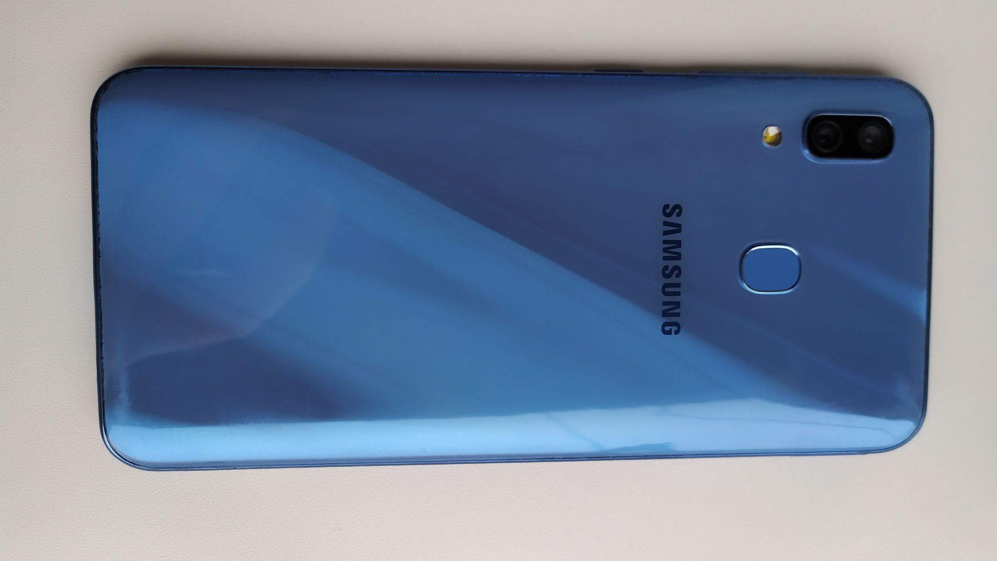 Продам телефон Samsung A30