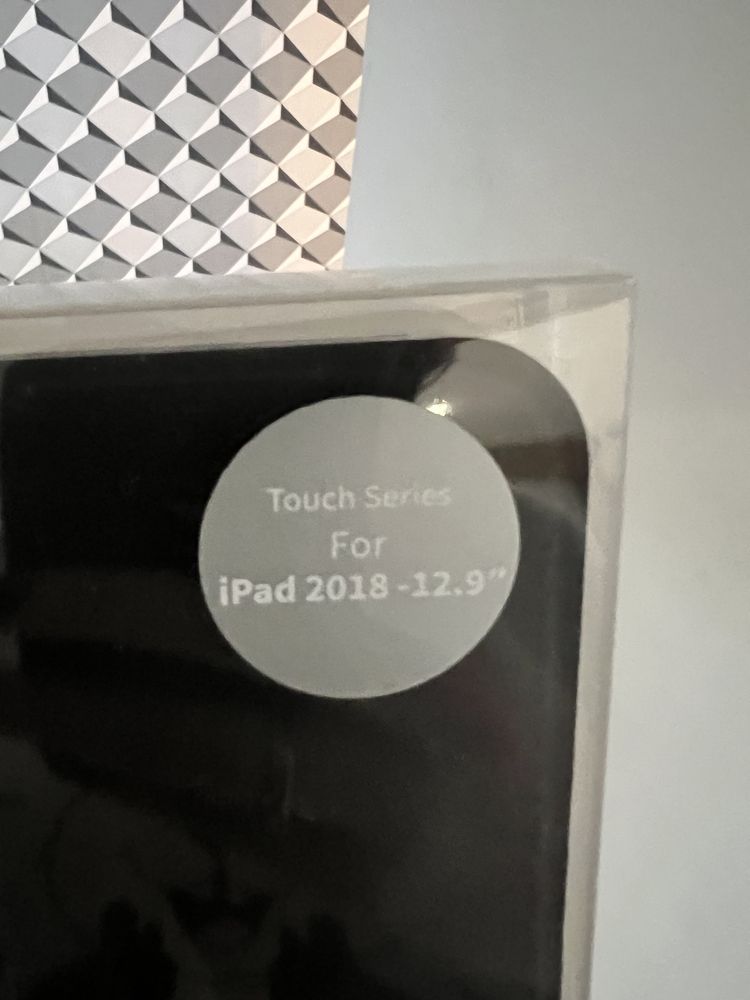 sprzedam etui na ipad 12.9 2018