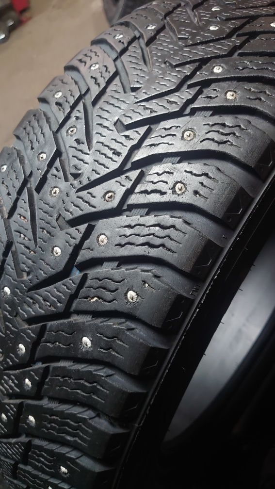 Зимние шины Nokian Hakkapeliitta 8 suv ШИП 215/65 r17 комплект