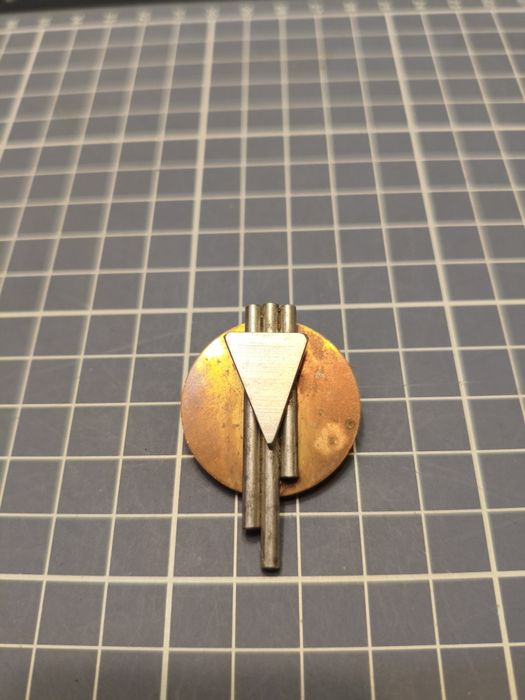 Broszka modernistyczna